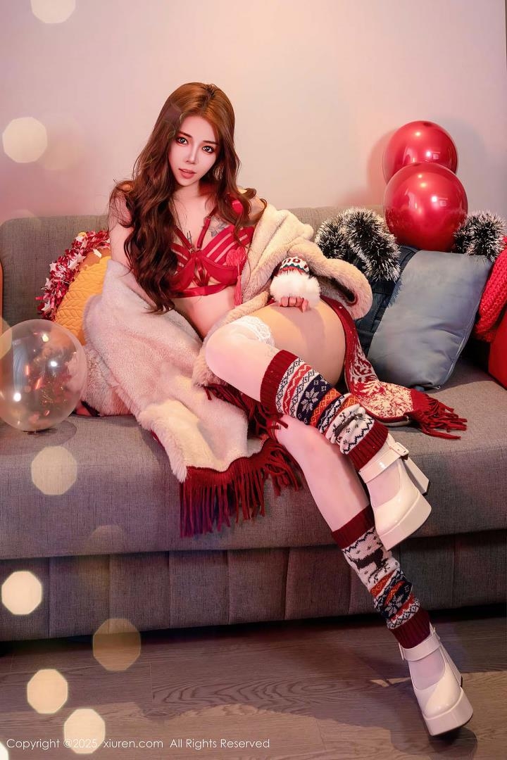 绣人网Xiu Re 9789期 沐娜娜猩红色内衣摄影：丰腴身姿与新年御女姐姐的极致魅力